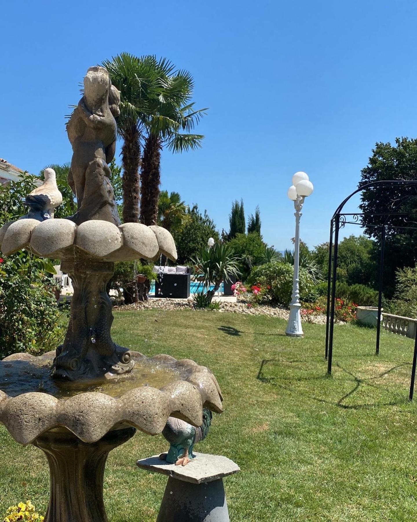 לינה וארוחת בוקר Saint-Didier-de-la-Tour Domaine De La Provencale מראה חיצוני תמונה